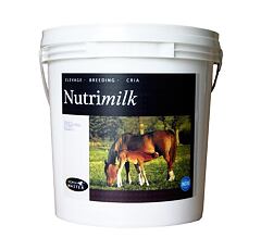 Kvalitní sušené mléko, které slouží jako plnohodnotná náhražka přirozené výživy hříběte
